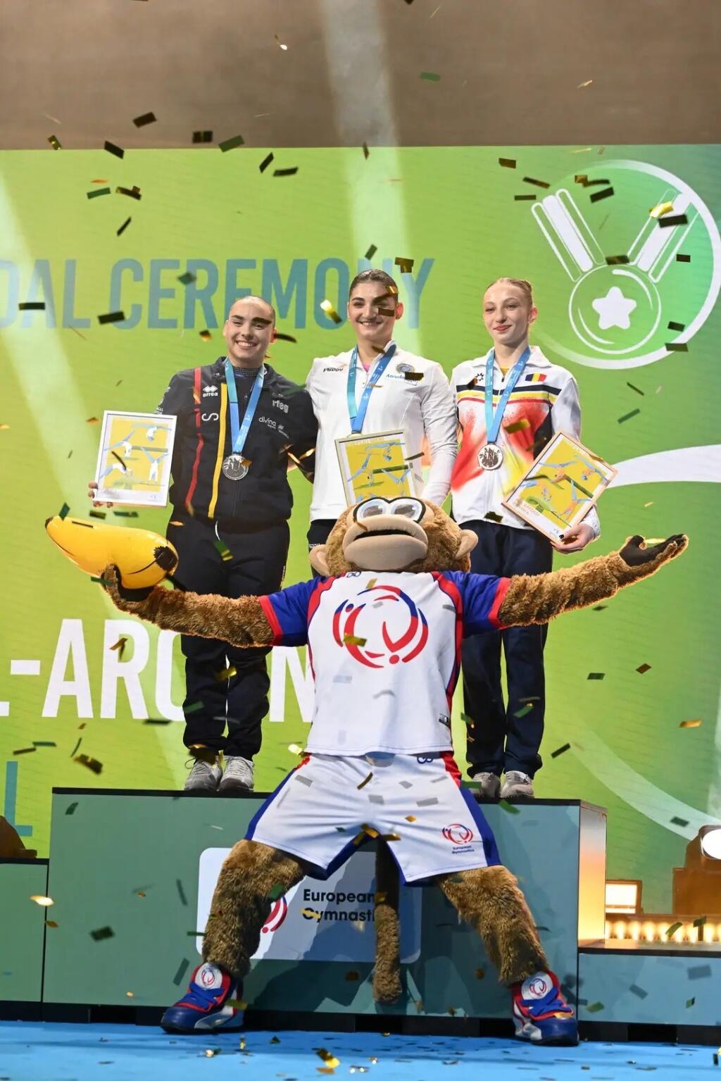 /uploads/gymanstics/alba-petisco-europeo.jpg